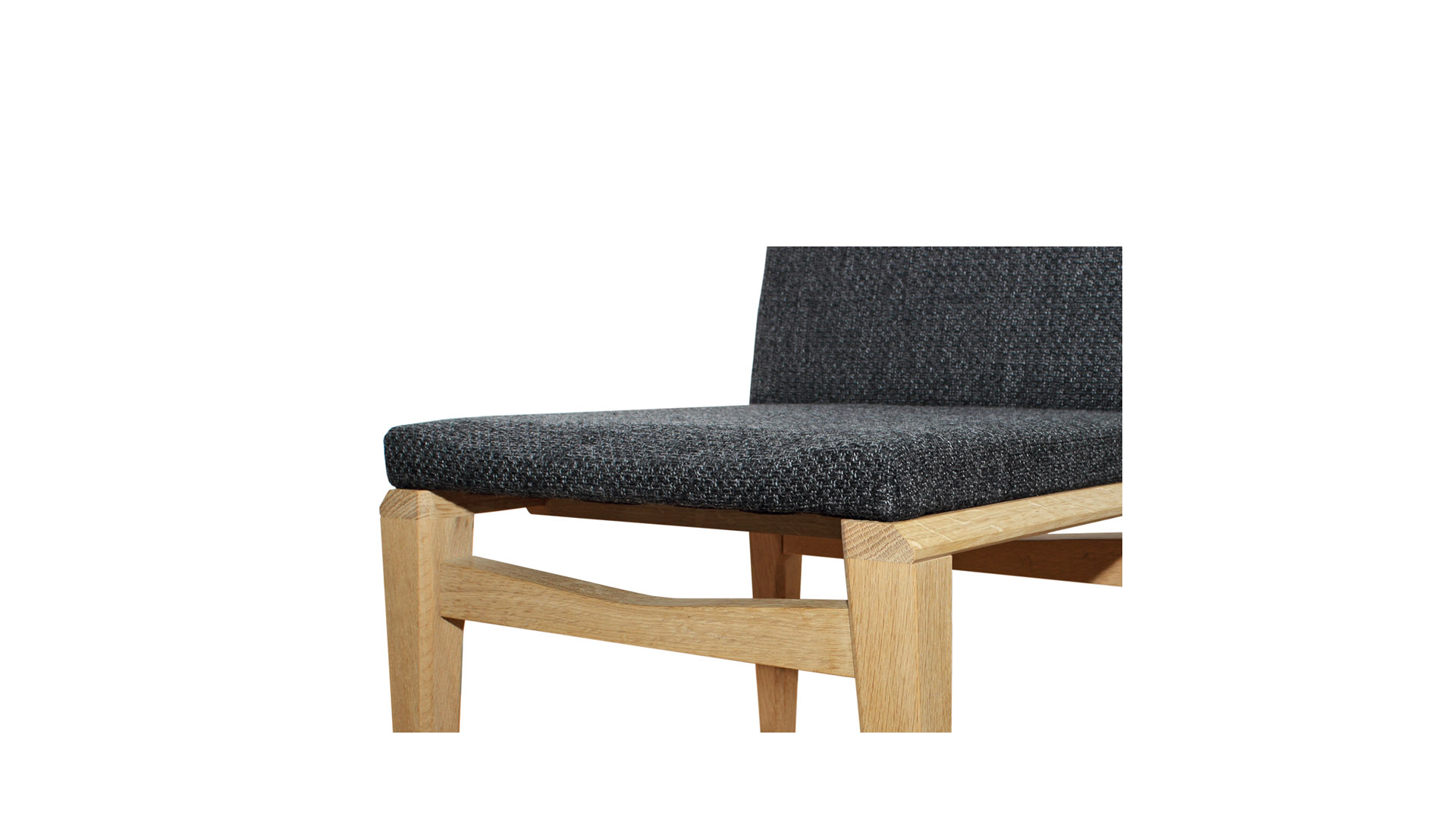 minimal classic chairs